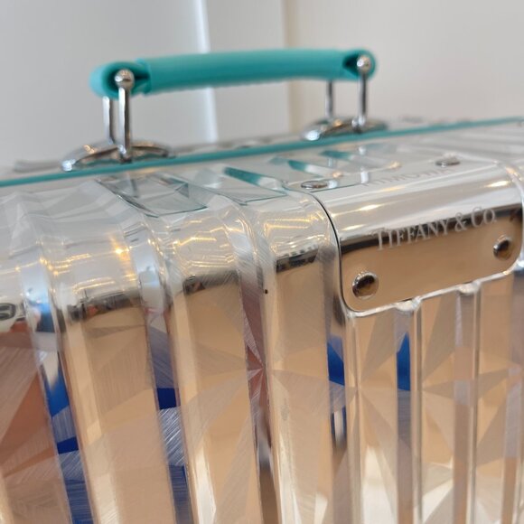 Authentic Like New Rimowa x Tiffany & Co. Rock Cut Cabin Silver Rolling Suitcase - Picture 5 of 16